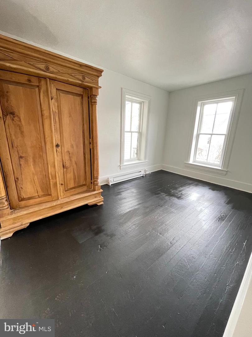 25 Baltimore St Property Photo 2