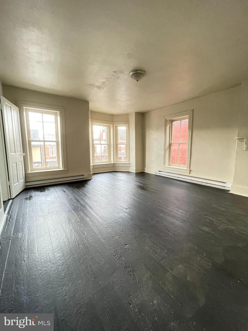 25 Baltimore St Property Photo 3
