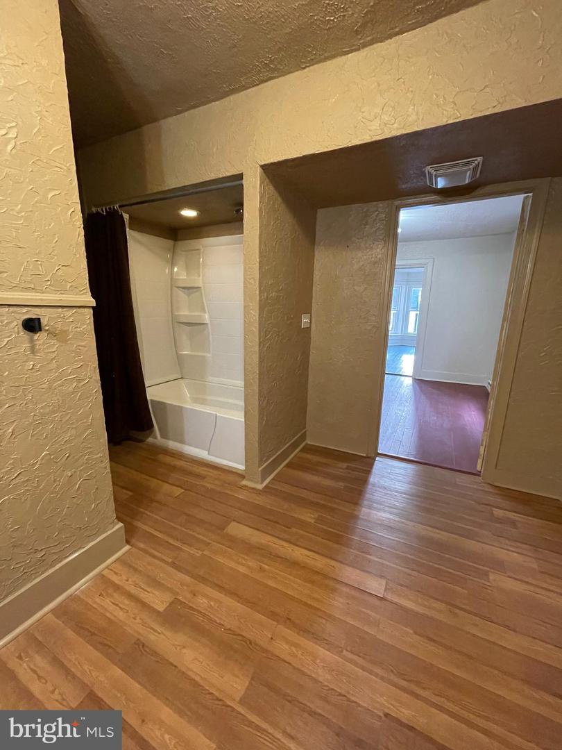 25 Baltimore St Property Photo 6