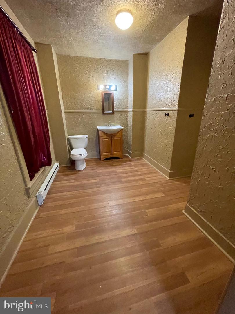 25 Baltimore St Property Photo 7