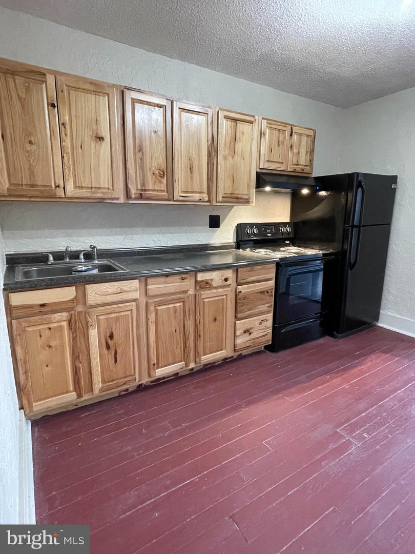 25 Baltimore St Property Photo 8
