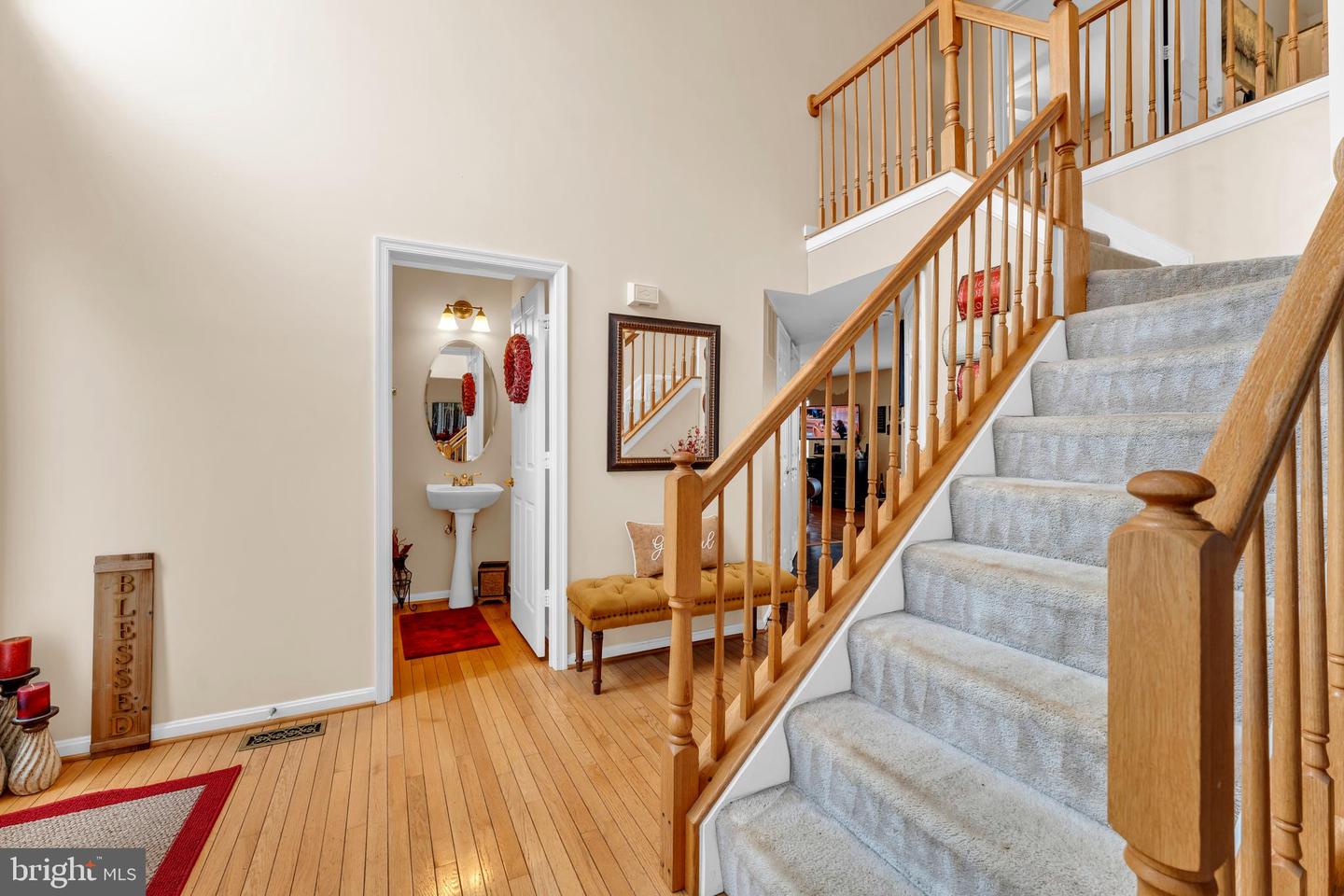 5660 Compton Ln Property Photo 3