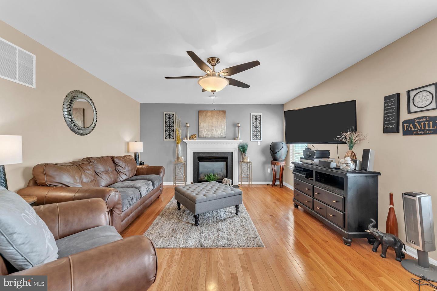 5660 Compton Ln Property Photo 10
