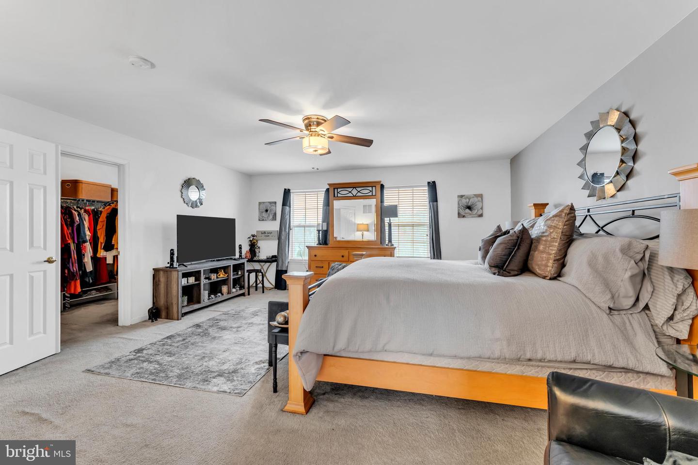5660 Compton Ln Property Photo 23