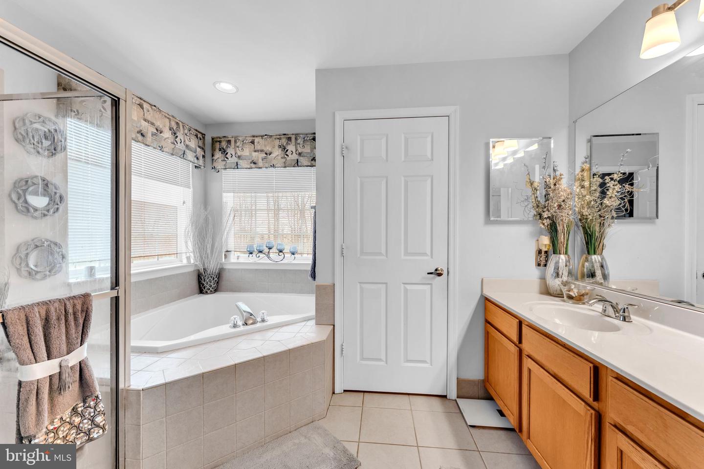 5660 Compton Ln Property Photo 26