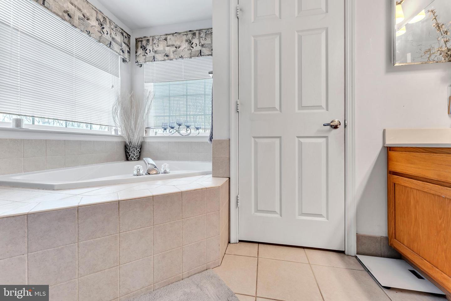 5660 Compton Ln Property Photo 27