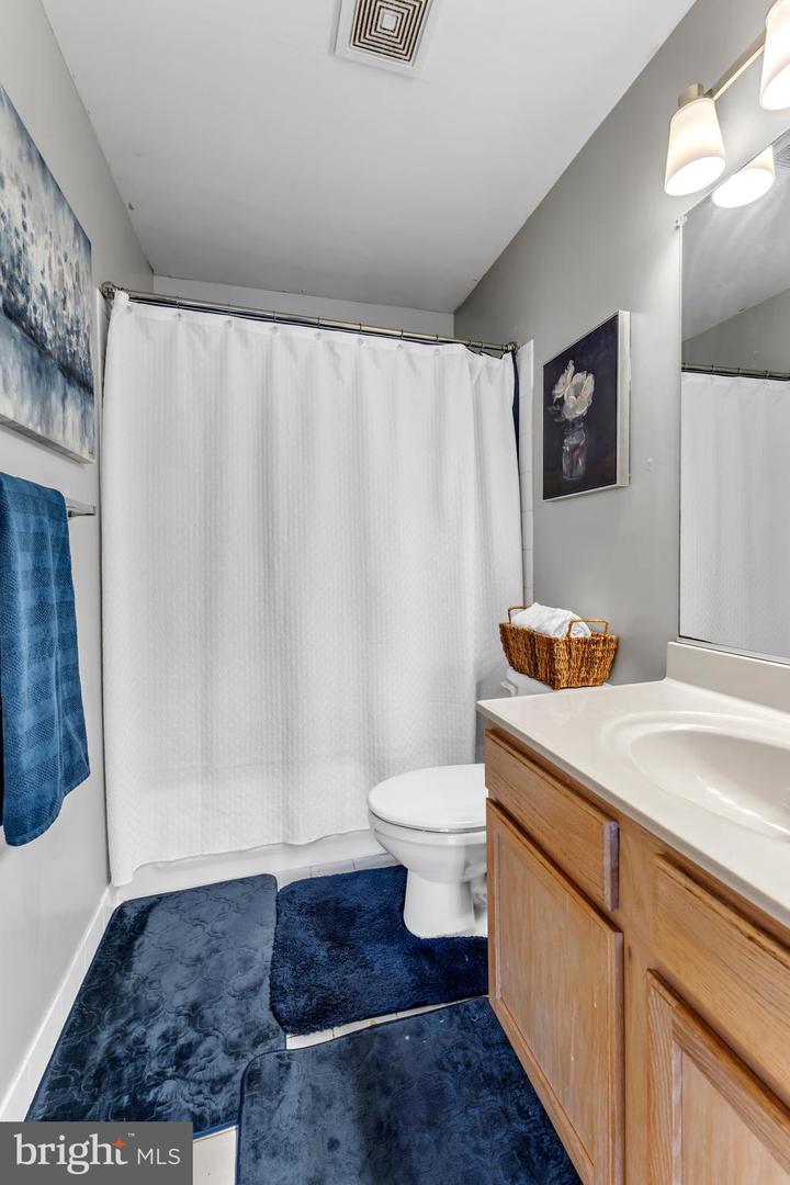 5660 Compton Ln Property Photo 34