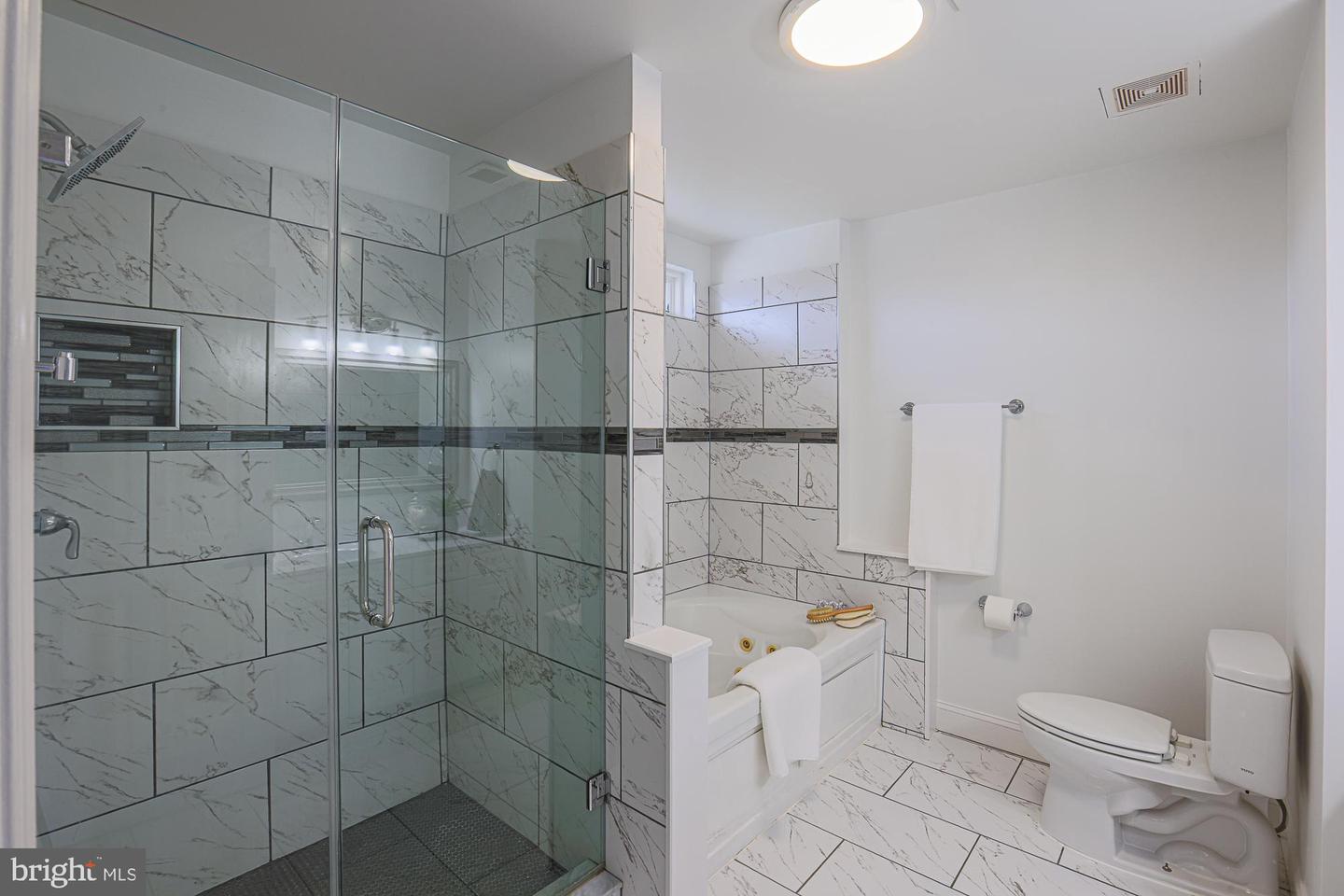 1374 Redfield Property Photo 30