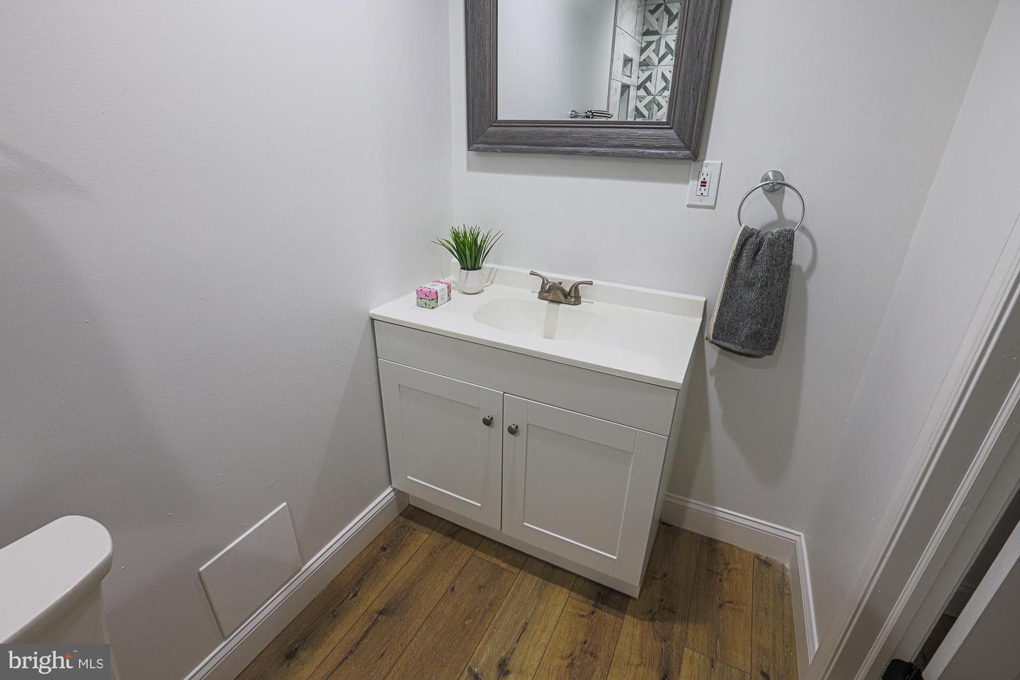 1374 Redfield Property Photo 48