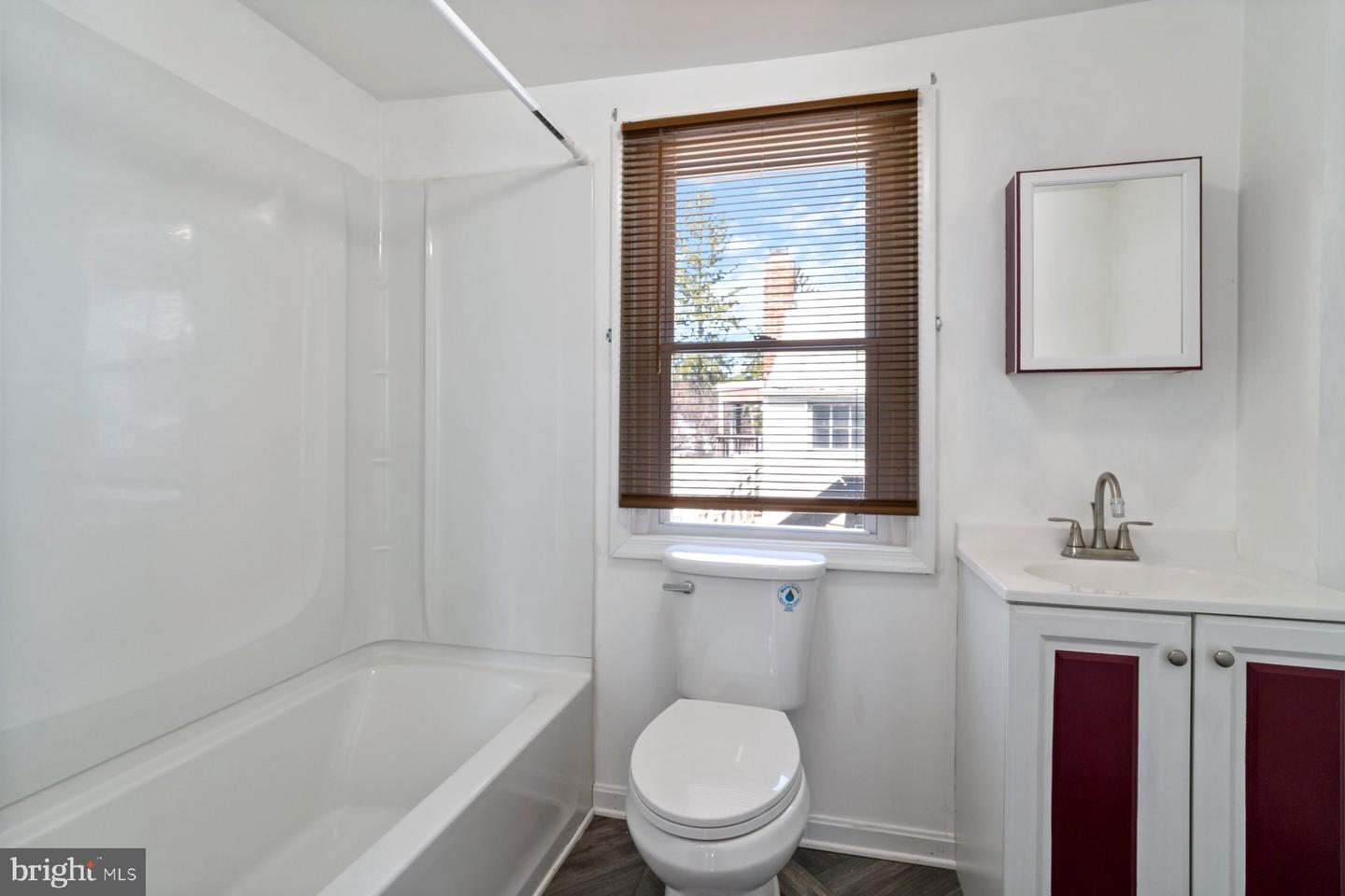 81 Pennsylvania Ave Property Photo 15