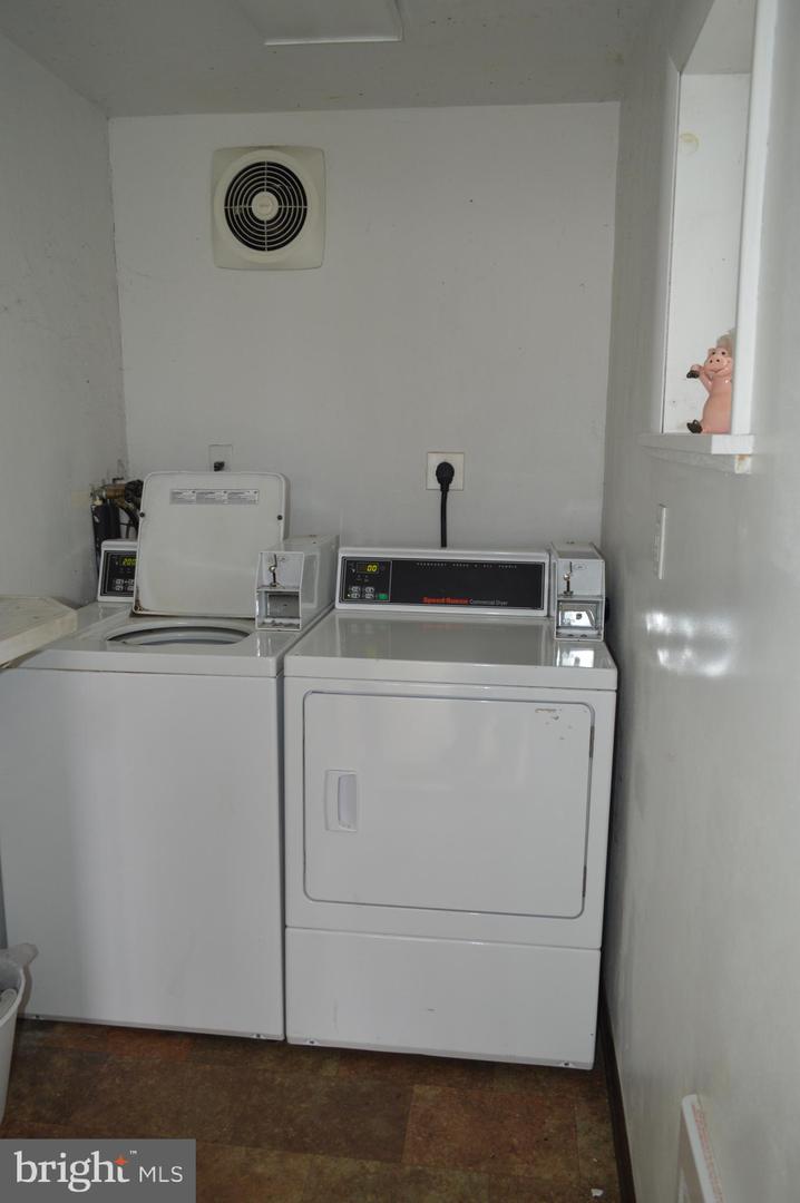 3252 Main St Property Photo 8
