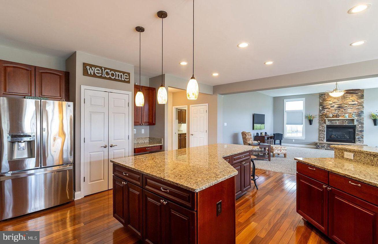 648 Green Valley Way Property Photo 3