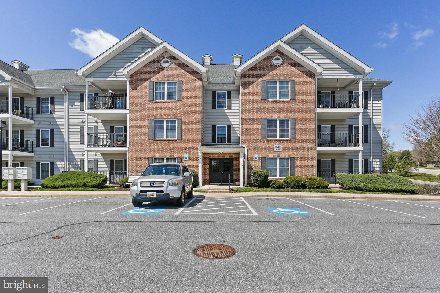 6518 Ridenour Way E #2d Property Photo 1