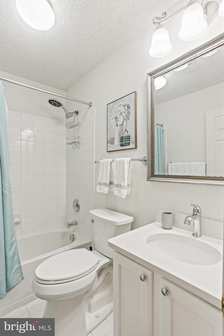 6518 Ridenour Way E #2d Property Photo 24