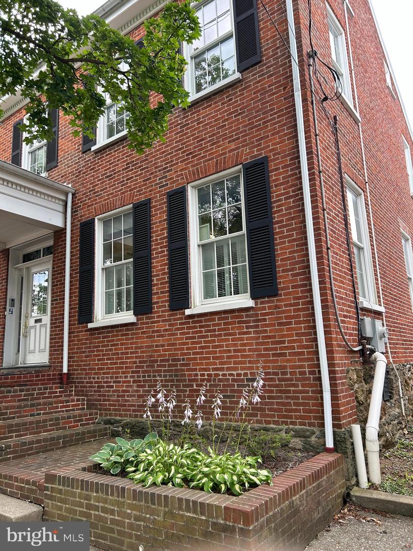 162 E Main Property Photo 5