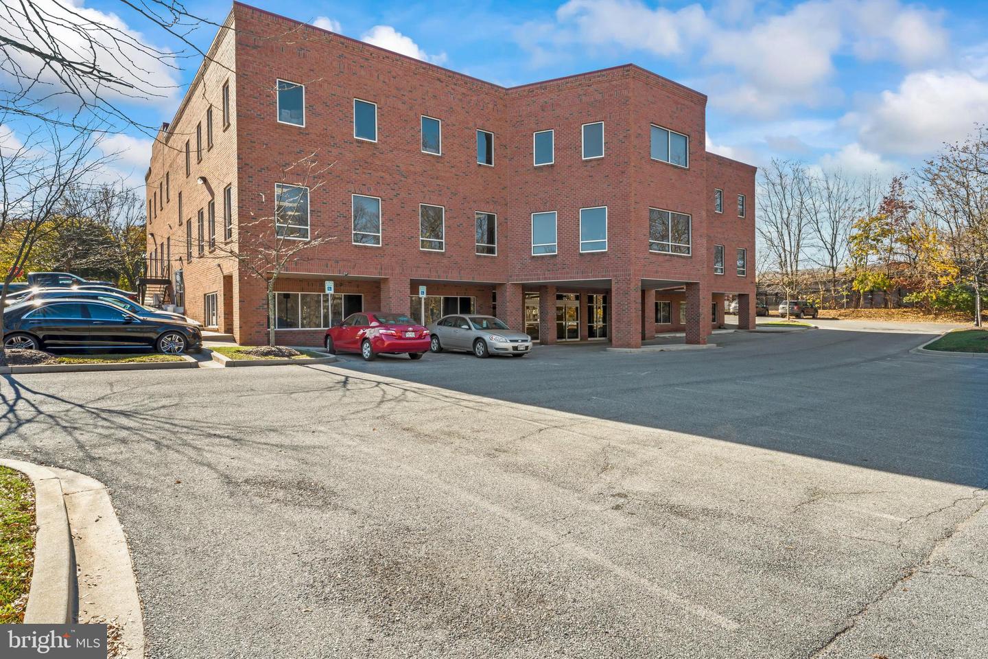 205 Center St Property Photo 14