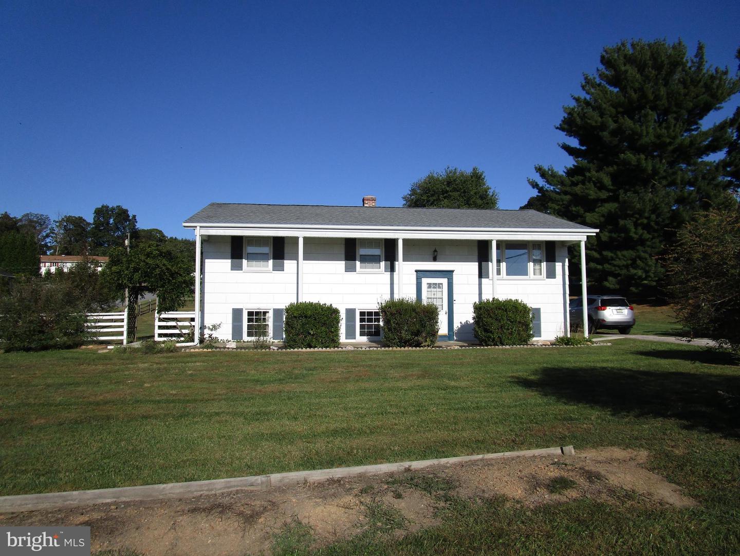 1504 Seminole Ln Property Photo 1