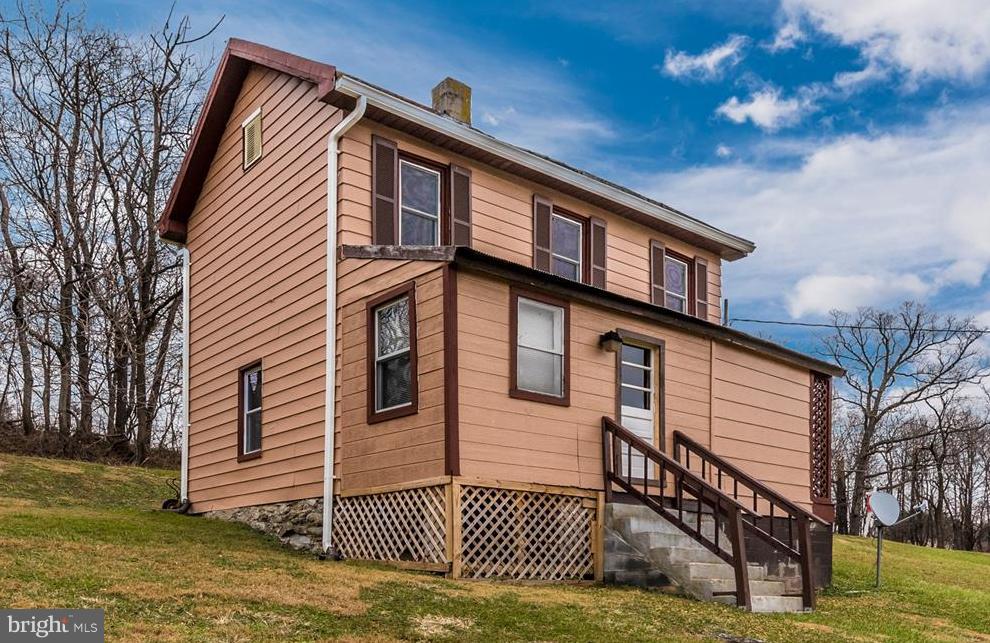 1402 Woodenbridge Ln Property Photo 1