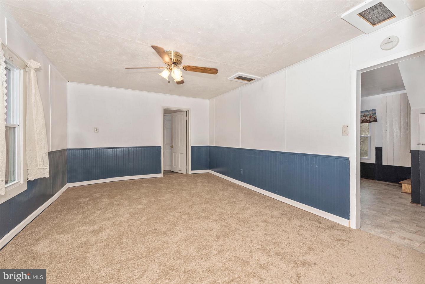 1402 Woodenbridge Ln Property Photo 7