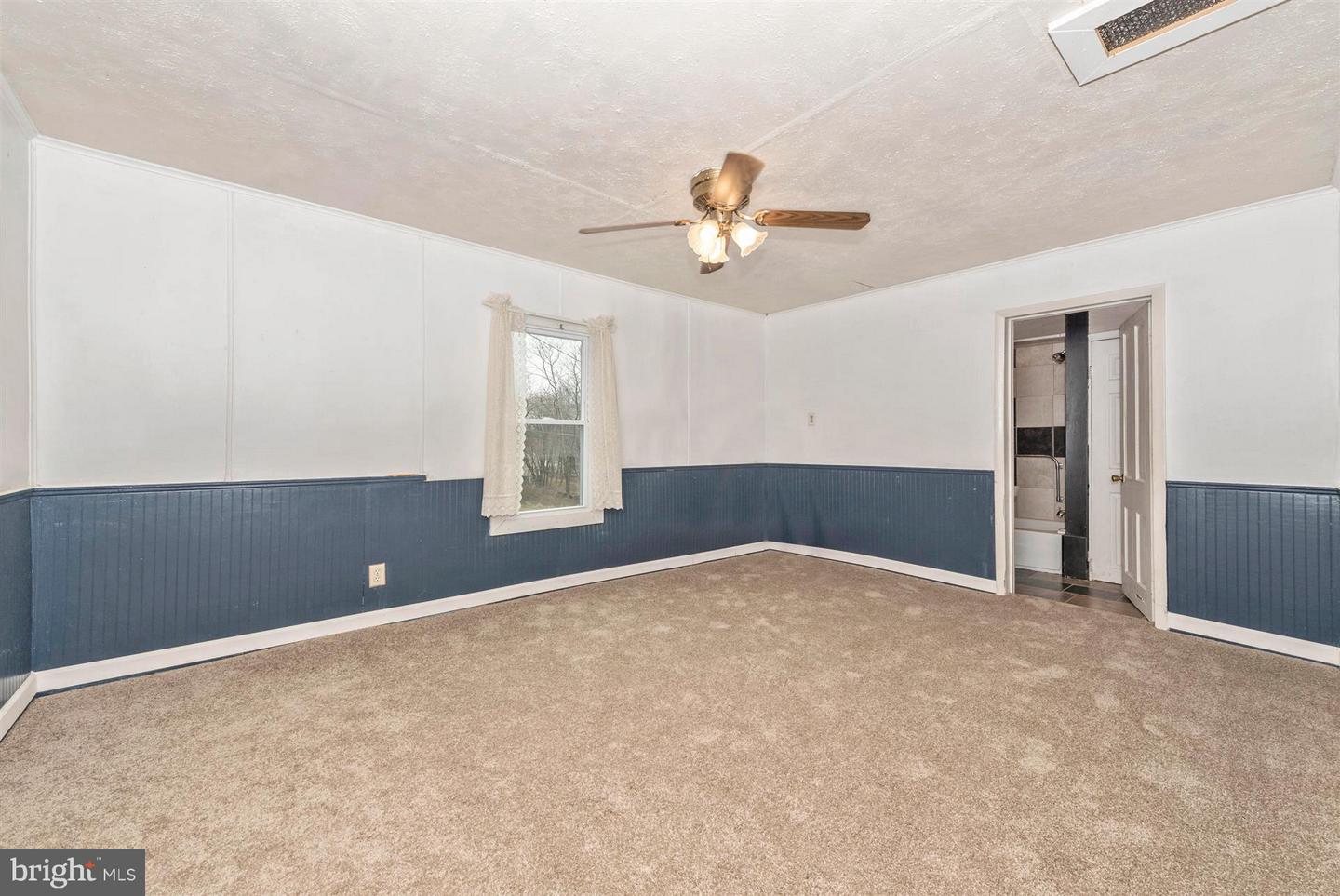 1402 Woodenbridge Ln Property Photo 8