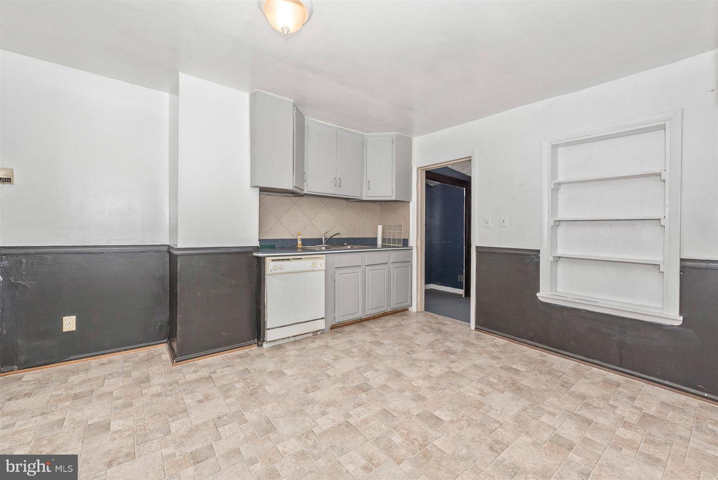 1402 Woodenbridge Ln Property Photo 17