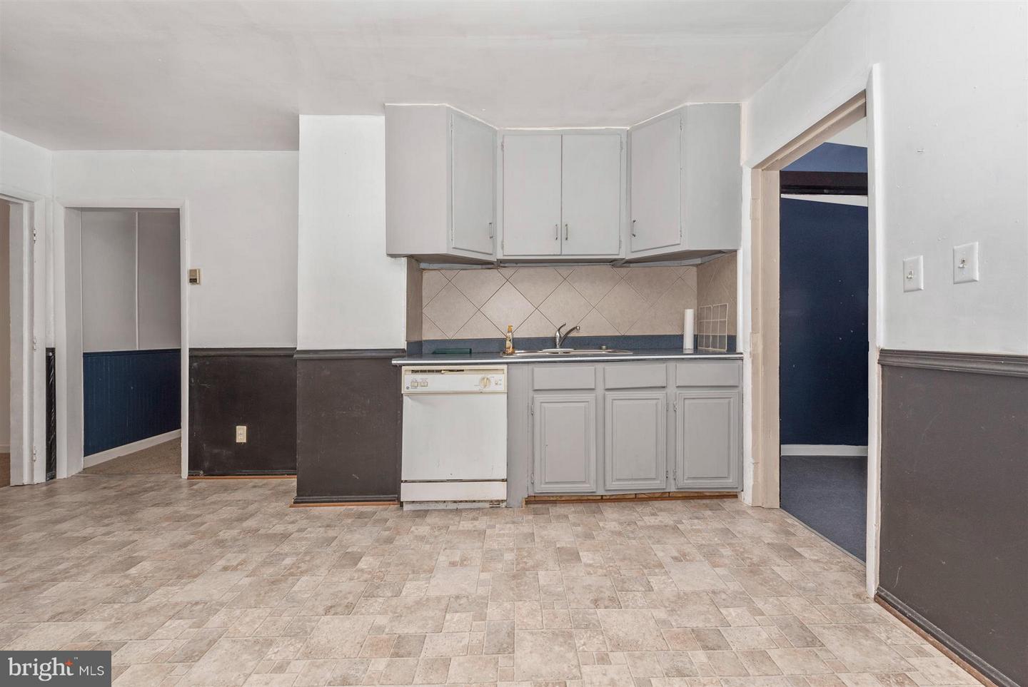 1402 Woodenbridge Ln Property Photo 18