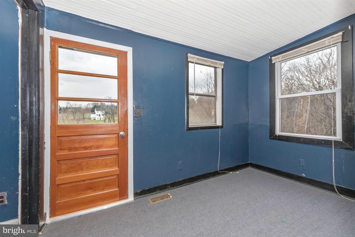1402 Woodenbridge Ln Property Photo 22