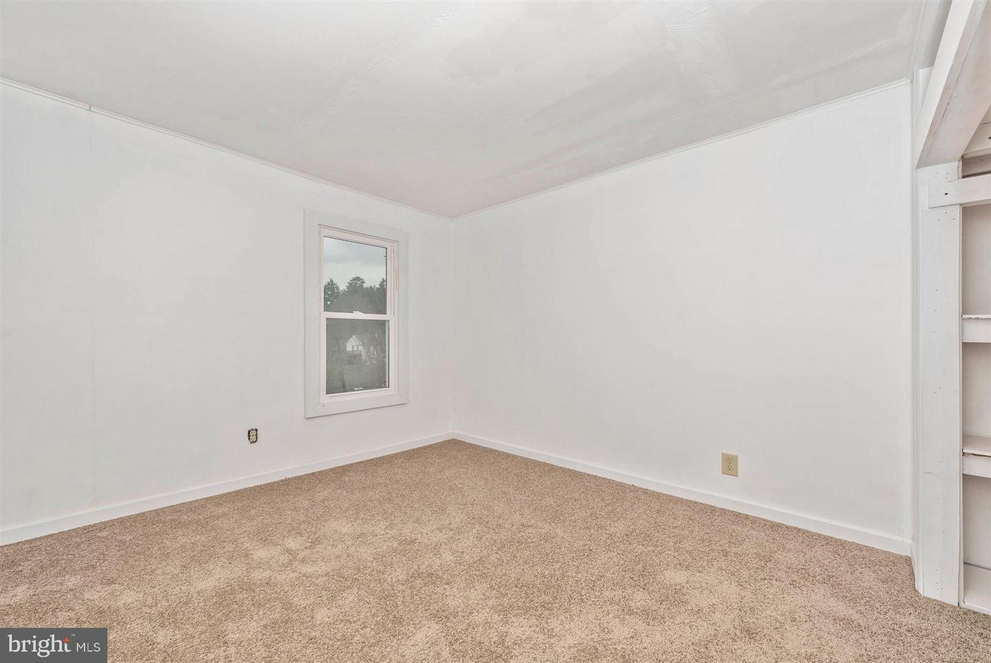 1402 Woodenbridge Ln Property Photo 28