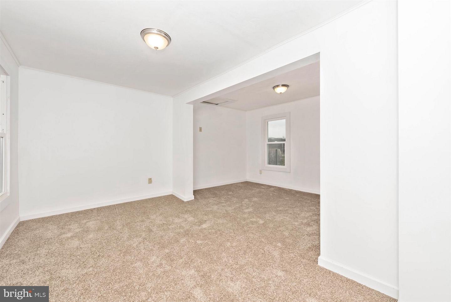 1402 Woodenbridge Ln Property Photo 32
