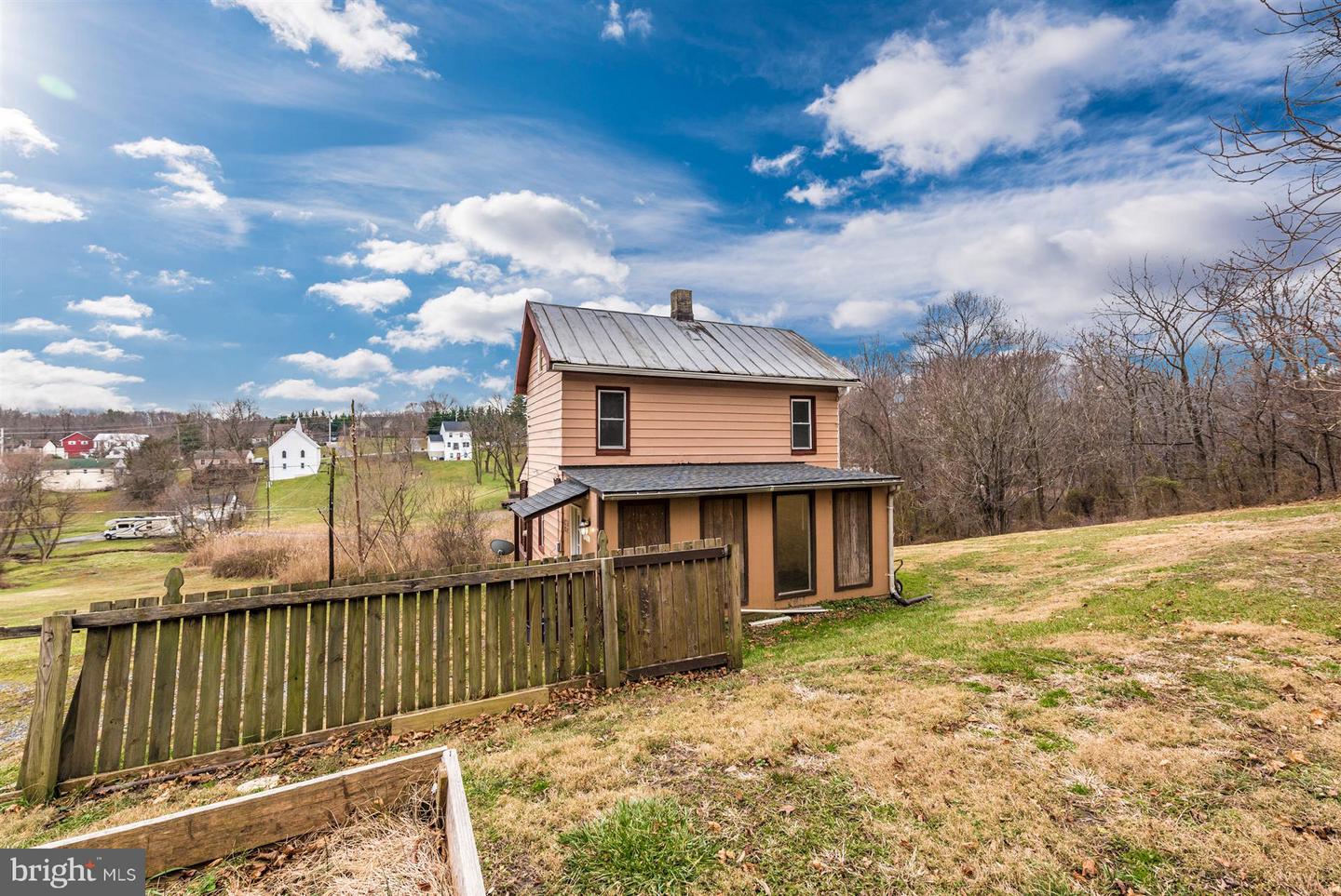 1402 Woodenbridge Ln Property Photo 37
