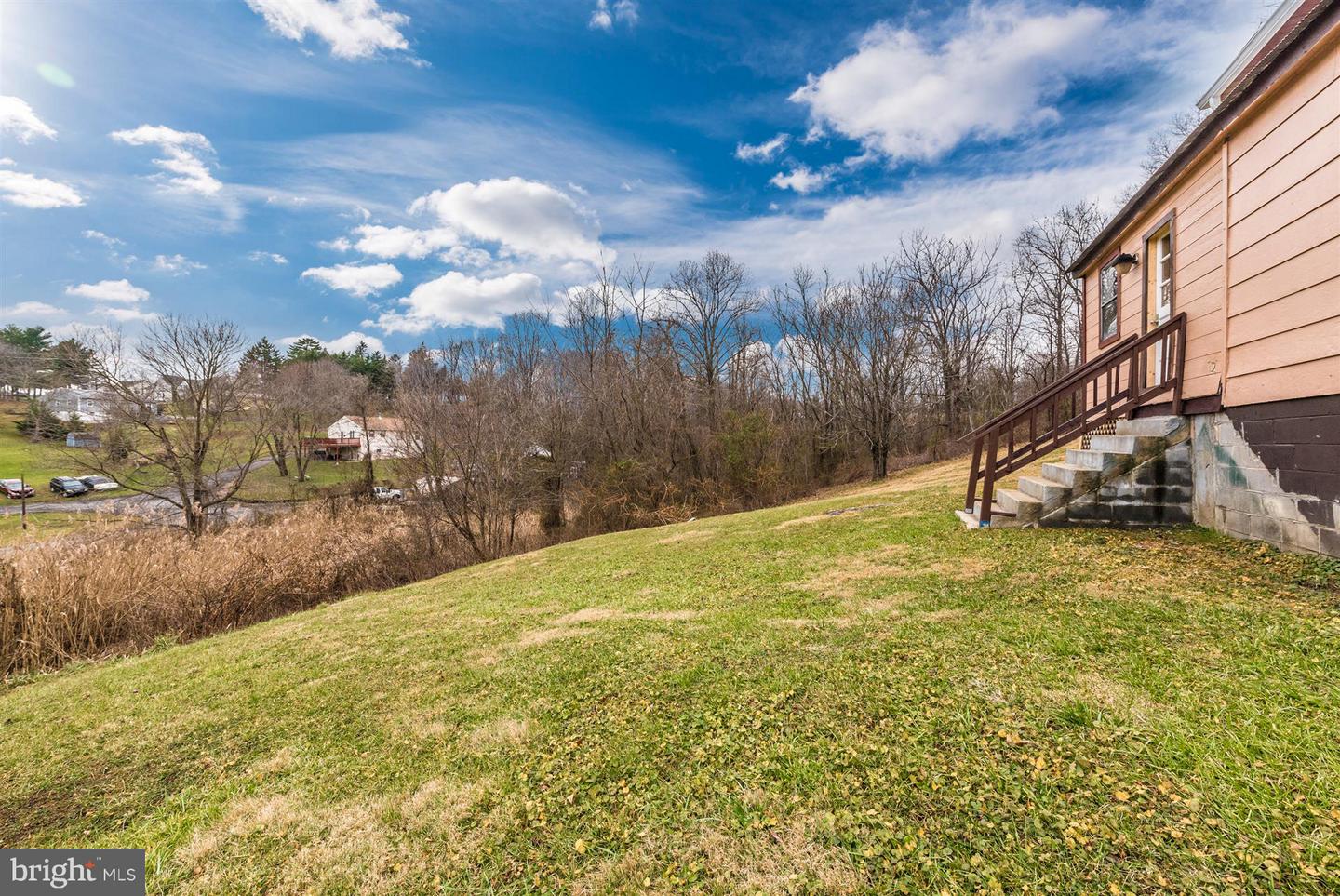 1402 Woodenbridge Ln Property Photo 39
