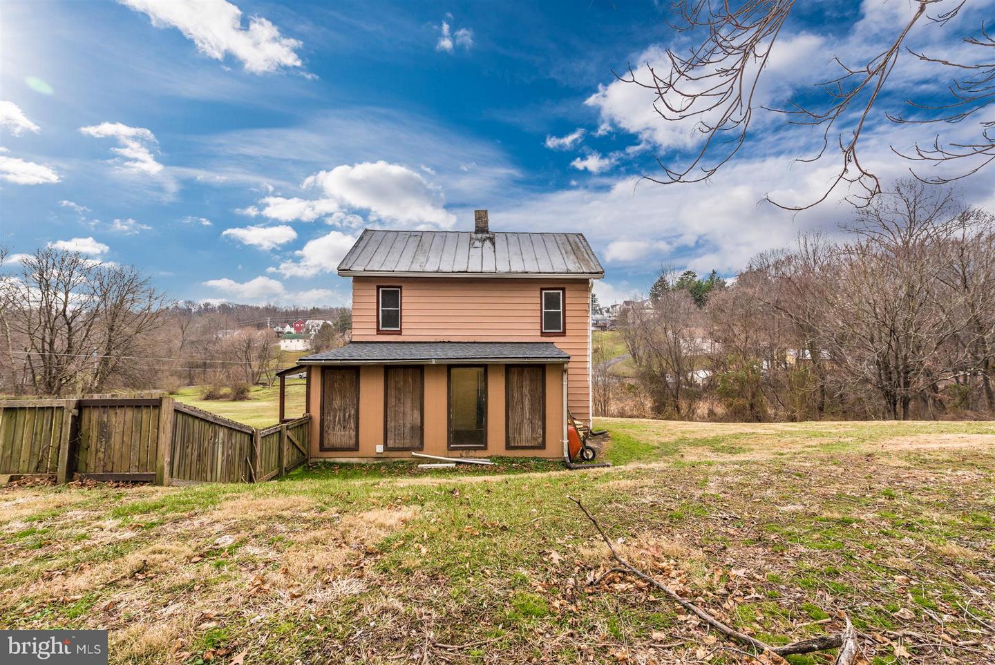 1402 Woodenbridge Ln Property Photo 40