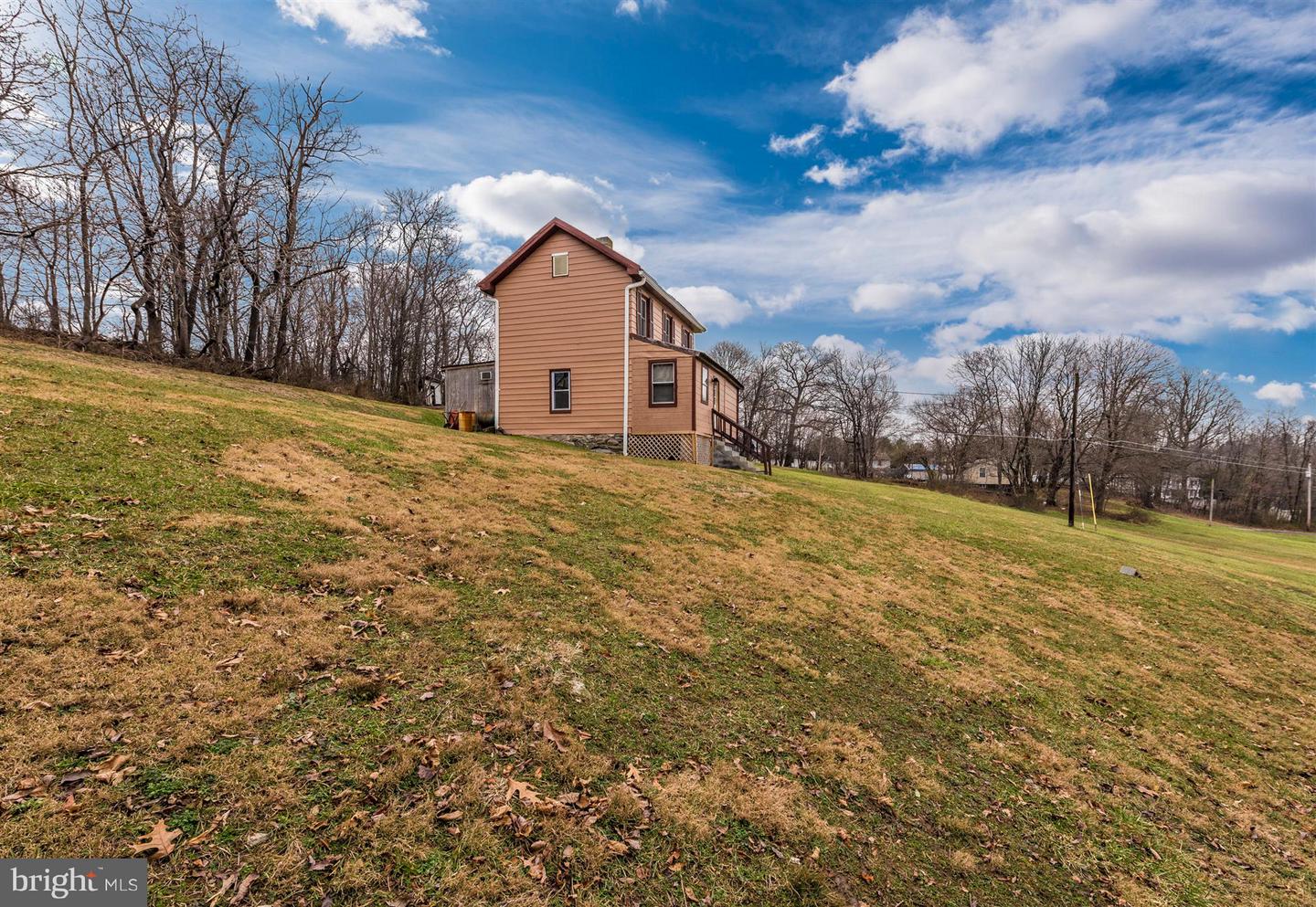 1402 Woodenbridge Ln Property Photo 41