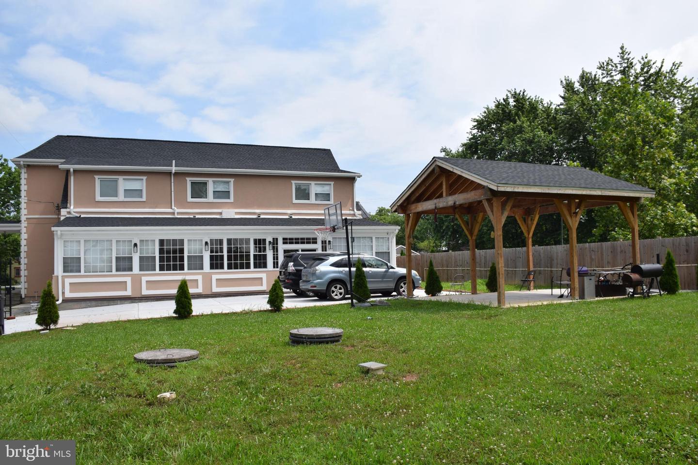 5021 Harney Rd Property Photo 4