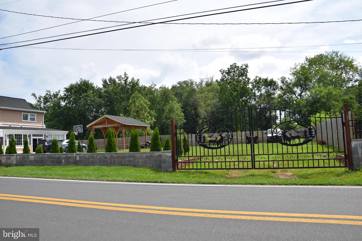 5021 Harney Rd Property Photo 8