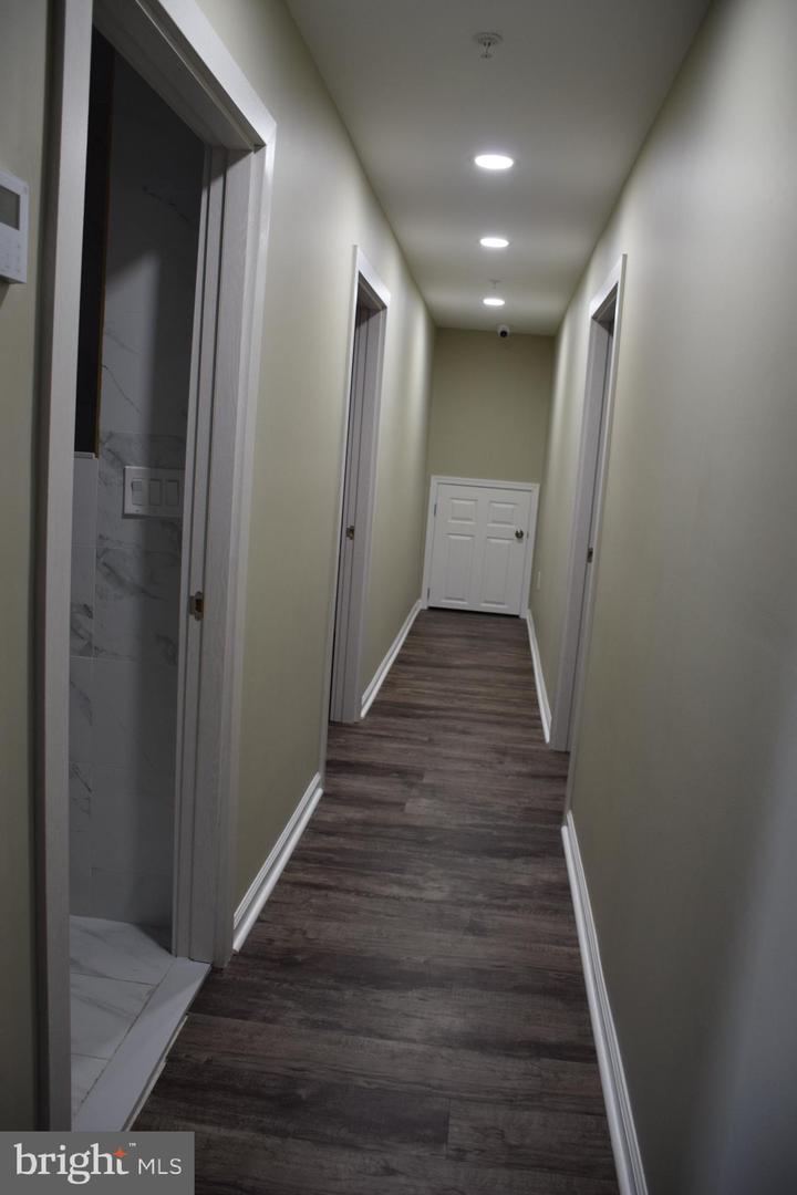 5021 Harney Rd Property Photo 23