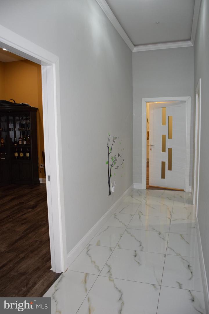 5021 Harney Rd Property Photo 36