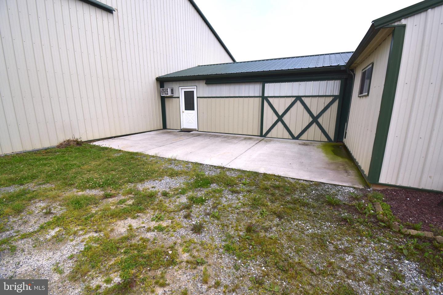 3875 Bark Hill Rd Property Photo 4