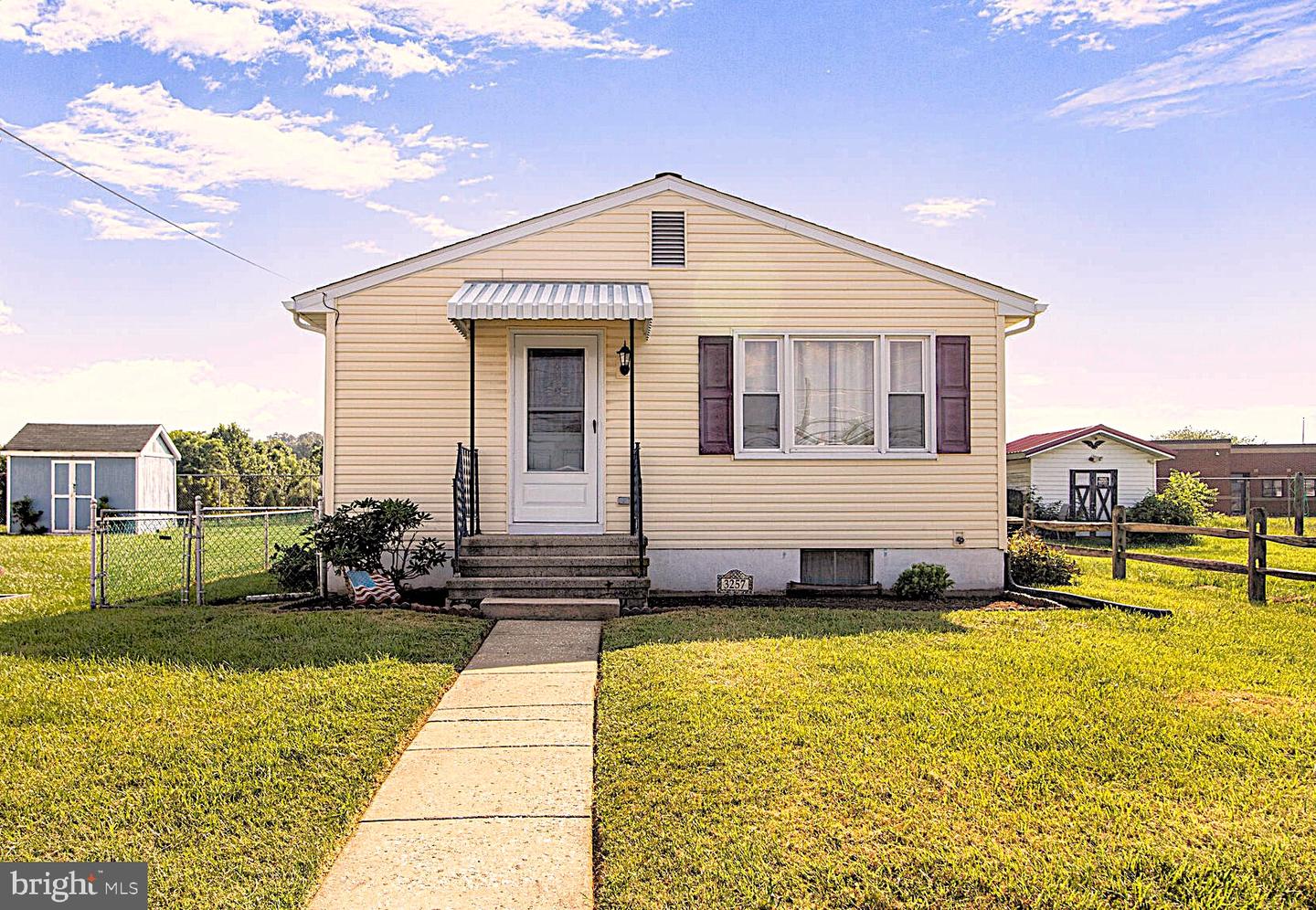 3257 Long Ln Property Photo 1