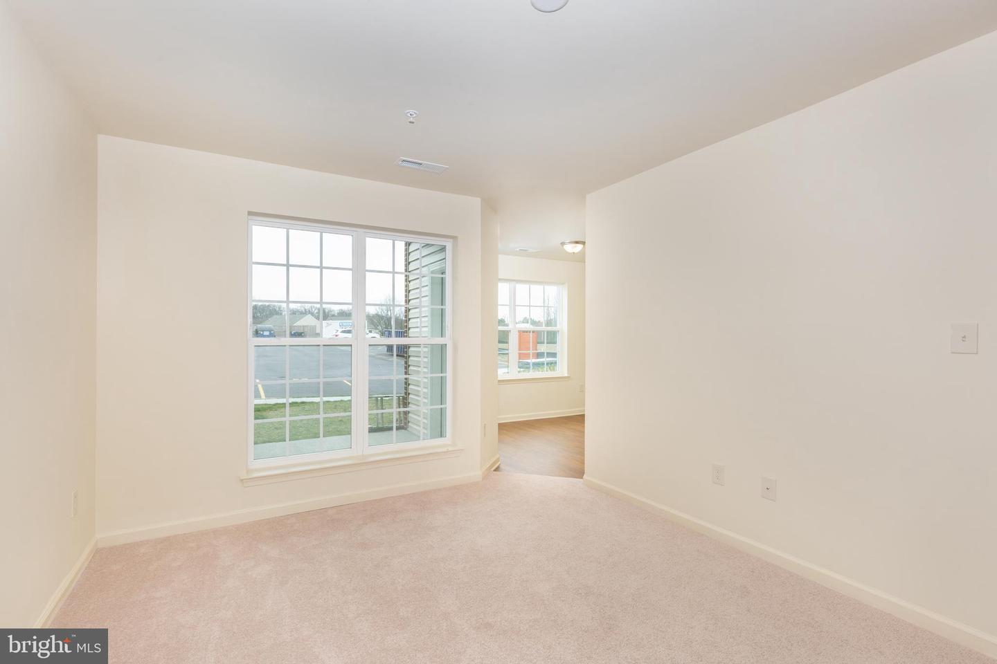 820 Wembley Drive #2a Property Photo 13