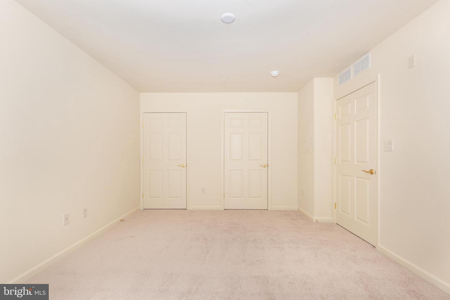 820 Wembley Drive #2a Property Photo 21