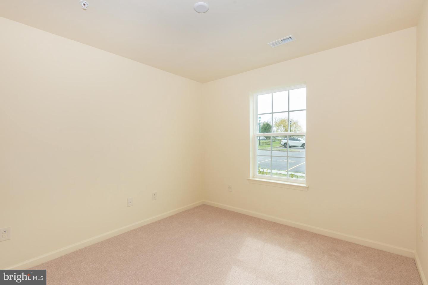 820 Wembley Drive #2a Property Photo 23