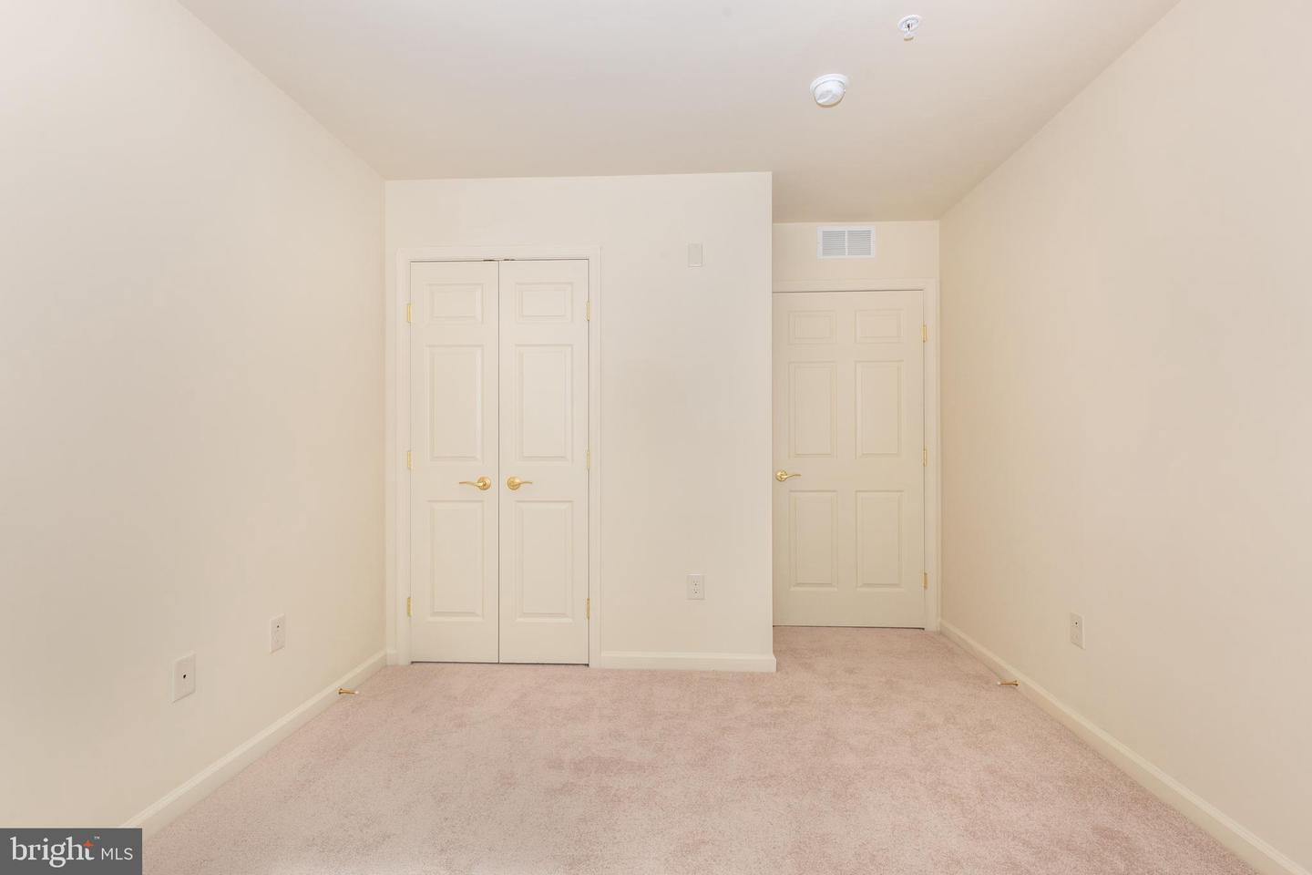 820 Wembley Drive #2a Property Photo 24