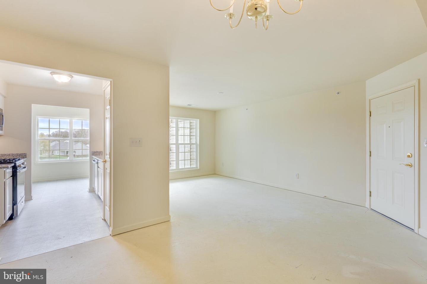 820 Wembley Drive #2d Property Photo 3