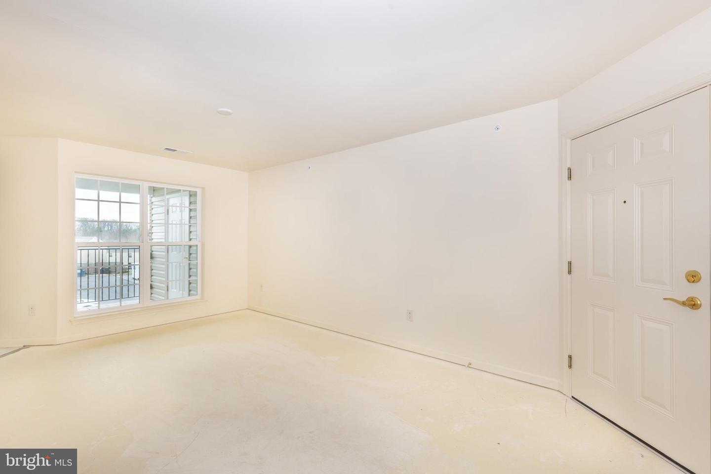 820 Wembley Drive #2d Property Photo 5