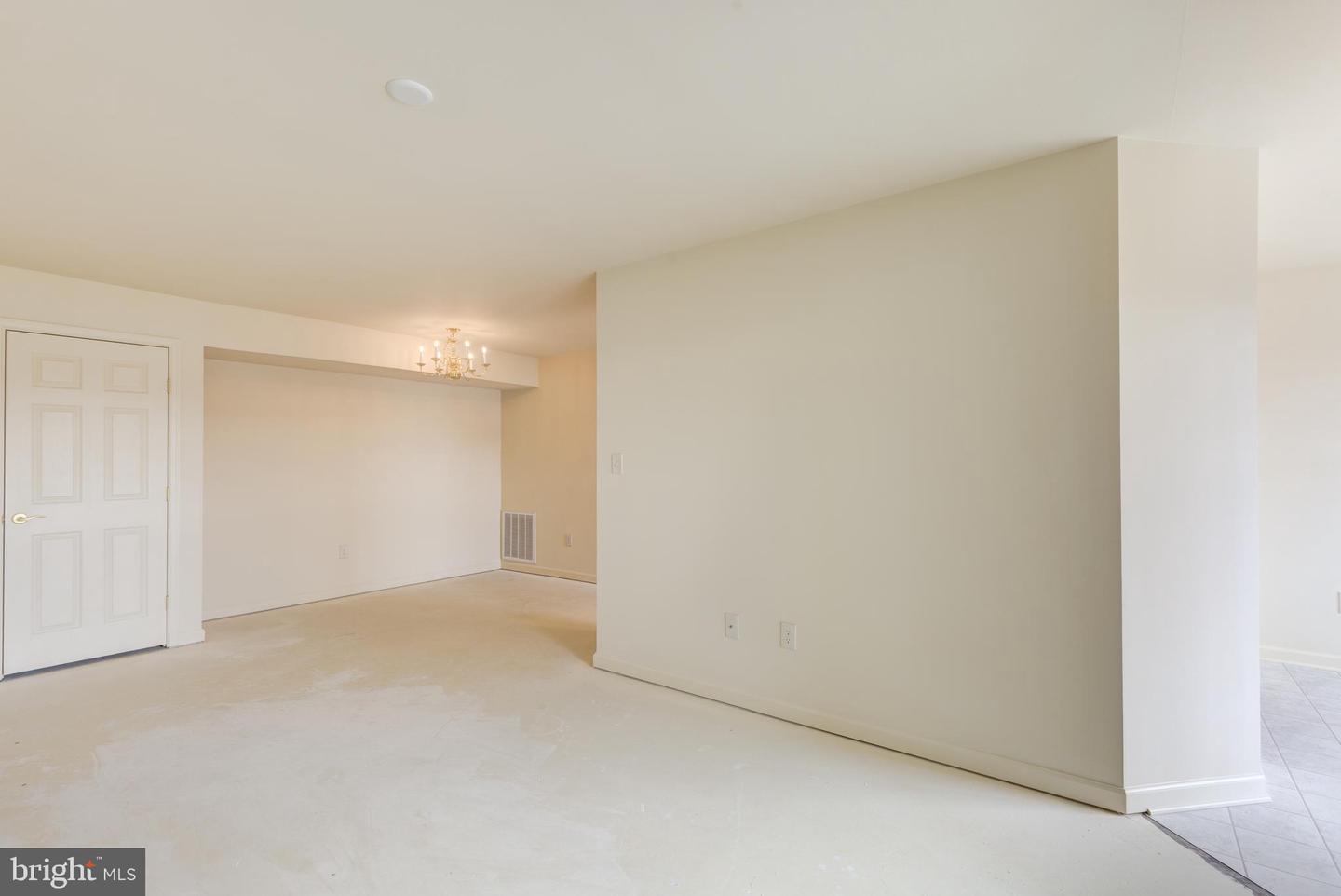 820 Wembley Drive #2d Property Photo 7