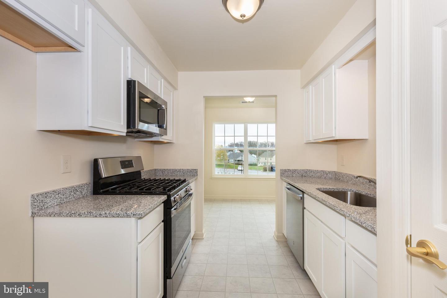 820 Wembley Drive #2d Property Photo 14
