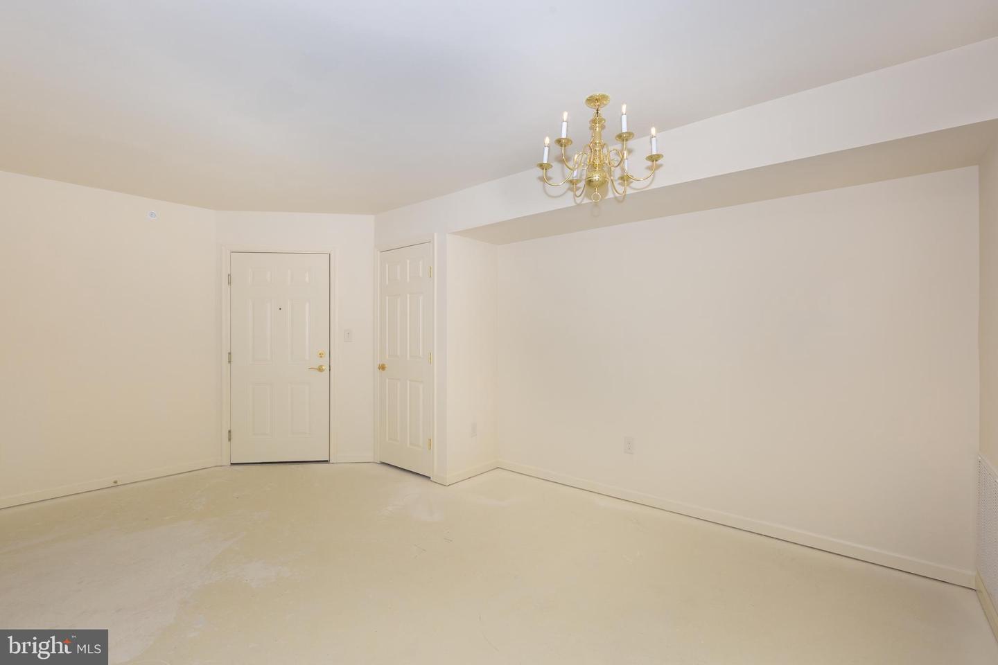 820 Wembley Drive #2d Property Photo 17