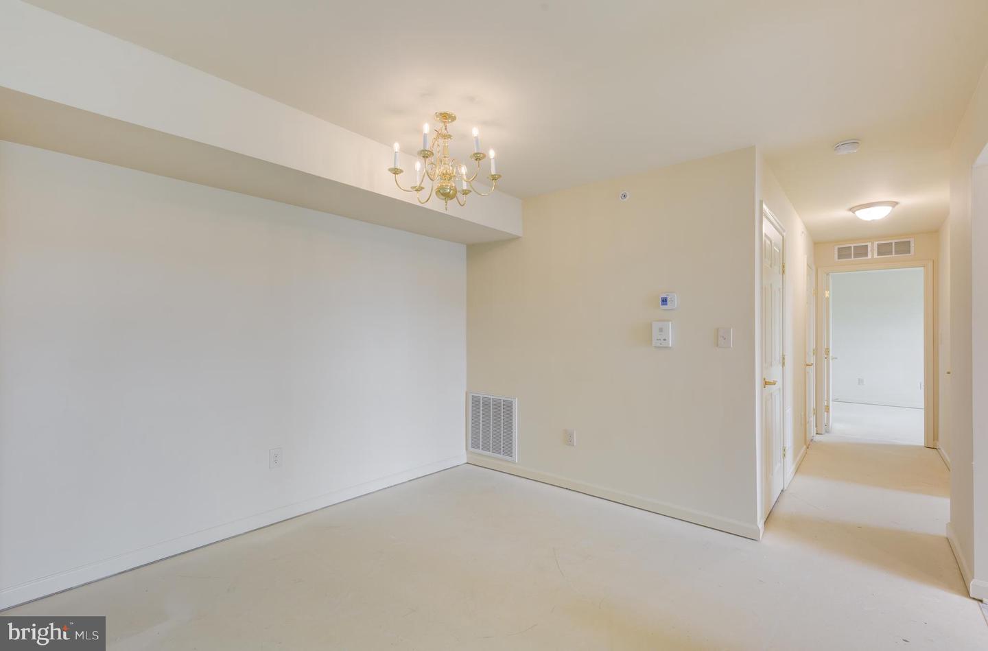 820 Wembley Drive #2d Property Photo 18
