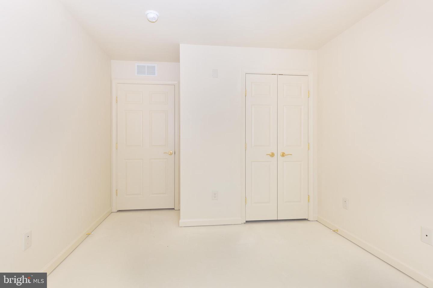 820 Wembley Drive #2d Property Photo 21